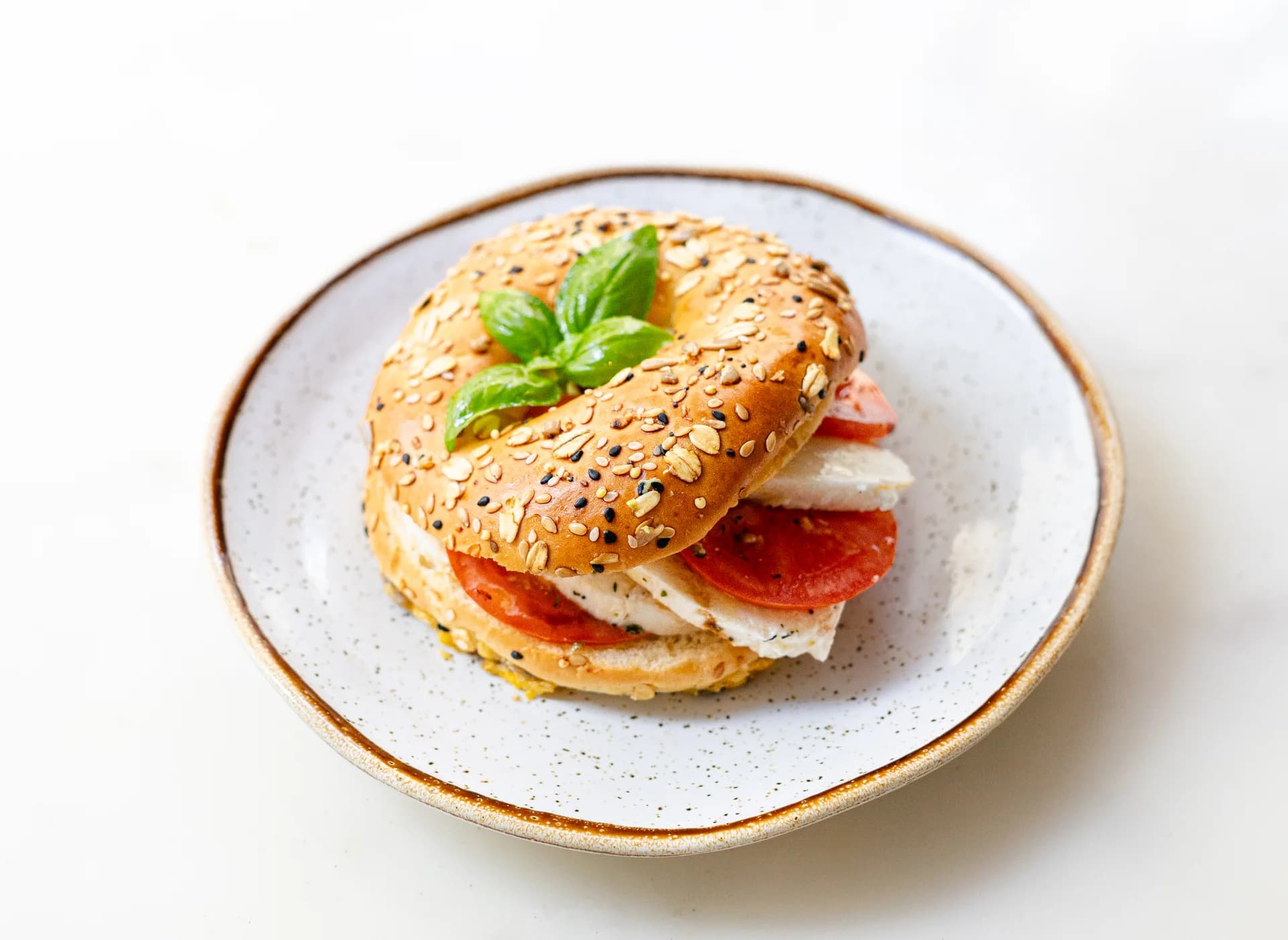 Bagel con mozzarella