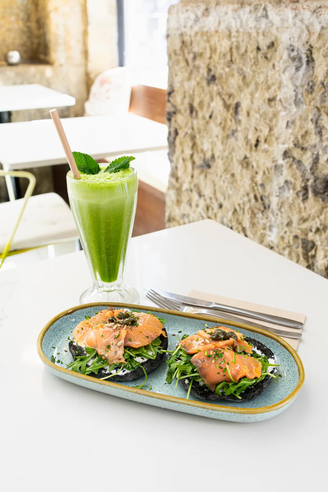 Bolo do caco con salmón