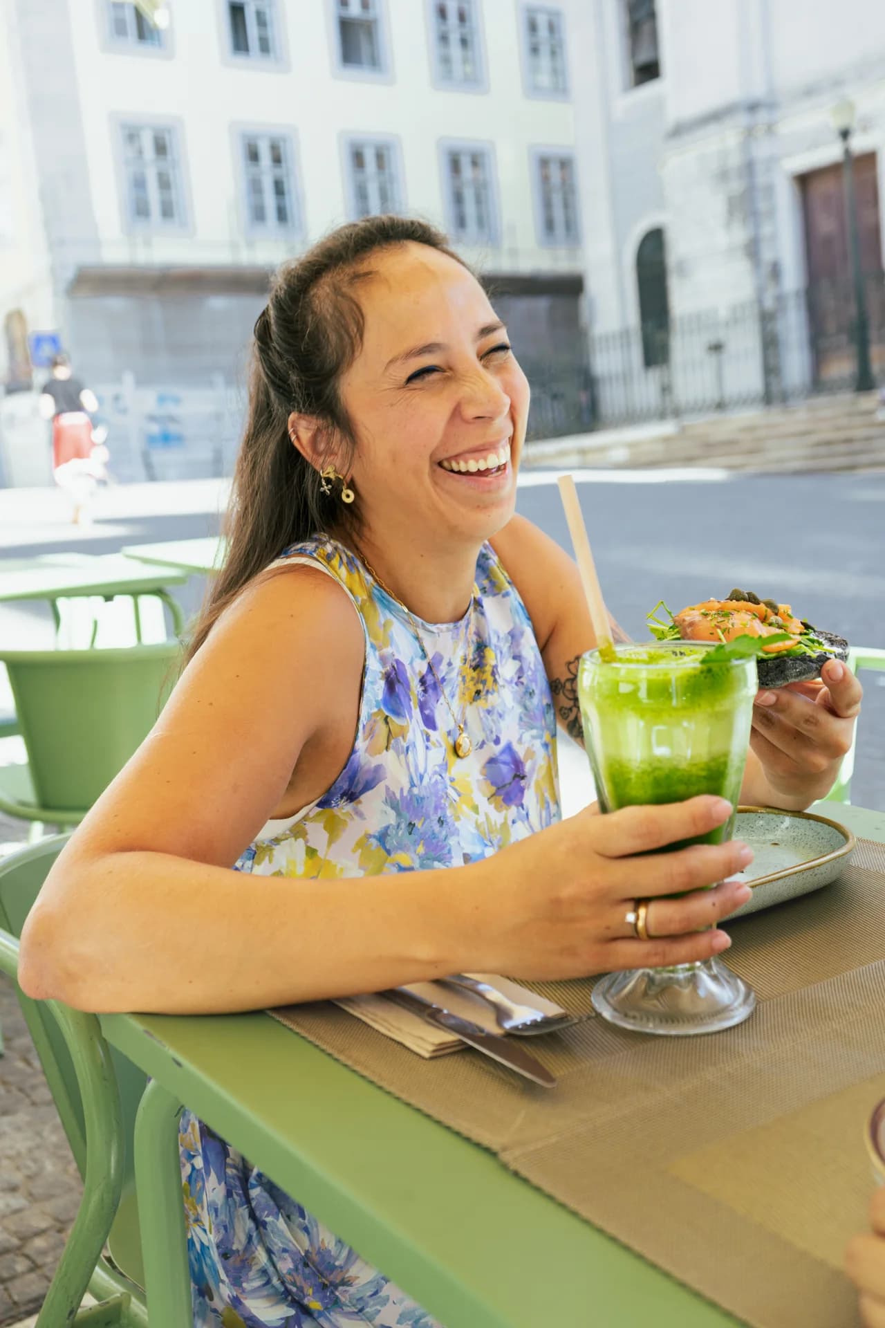 Clientes disfrutando del brunch